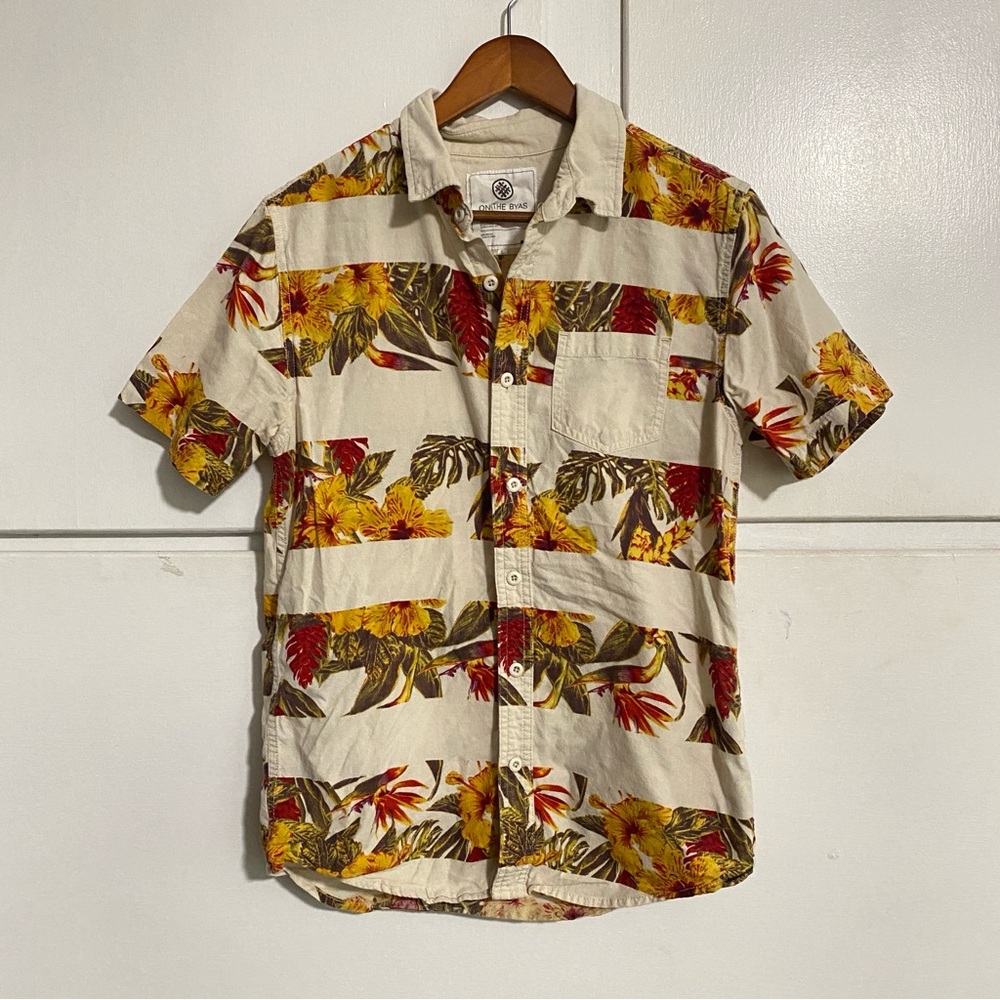 On the Byas Cream Yellow Floral Casual Short Sleeve Button Down Shirt Mens Small
